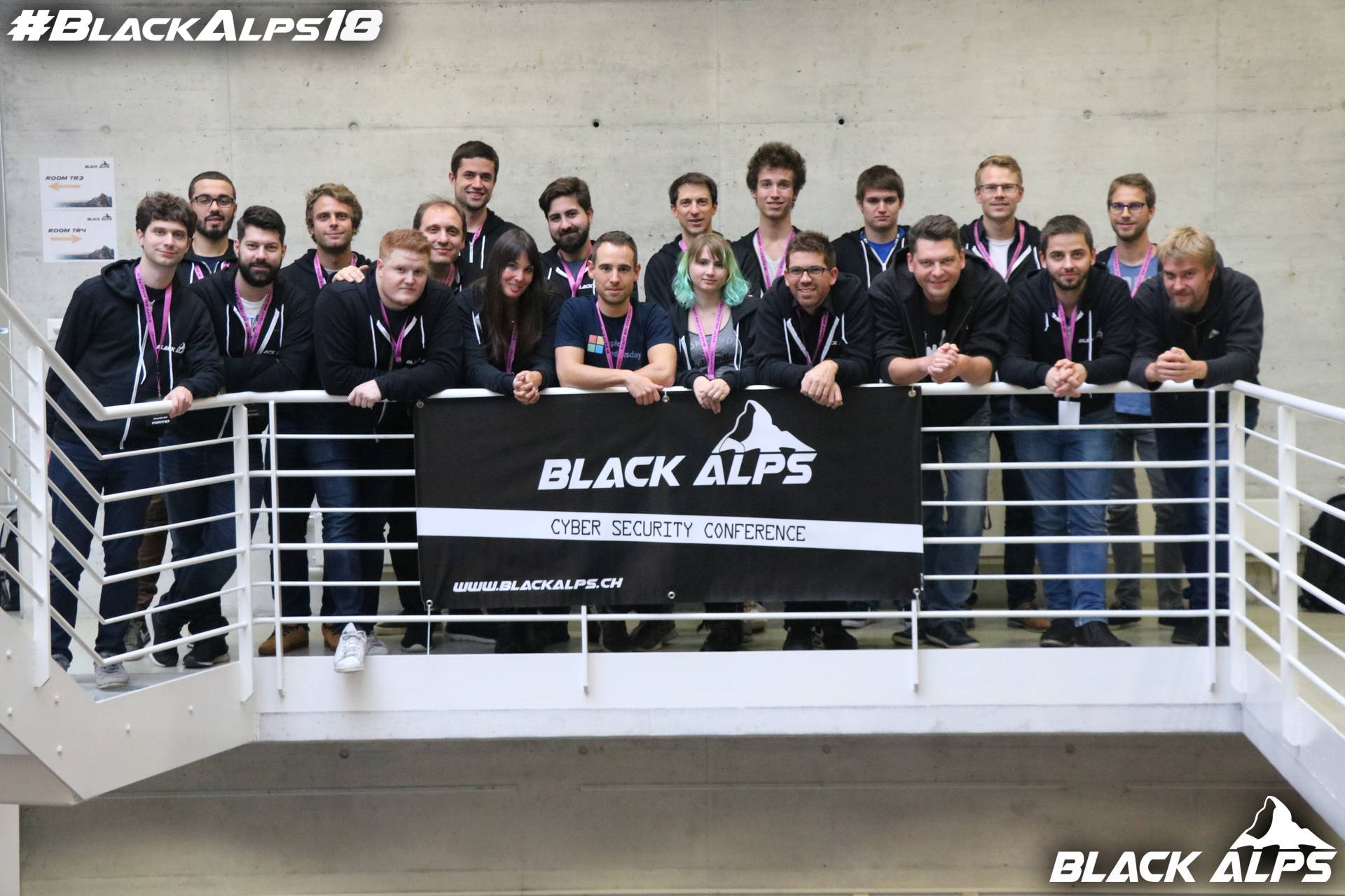 img/past_events/staff2018.jpeg